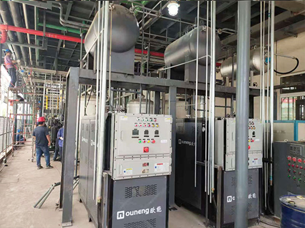 反应釜加热油温机为光电材料生产控温，持久耐用